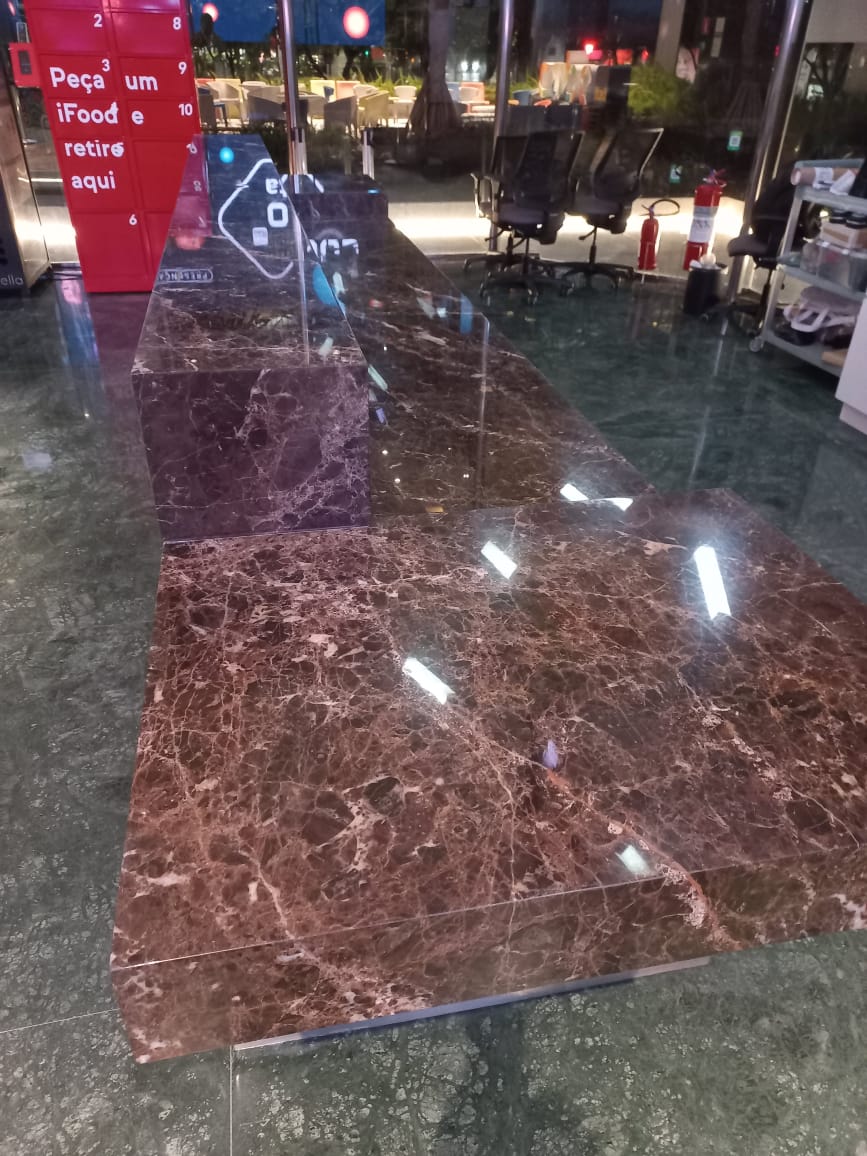 Cristalização Bancada de Mármore Marron Imperial Cubo Itaú- Vila Olímpia